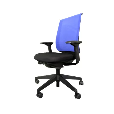 Cadeira de escritório bicolor remodelada Steelcase